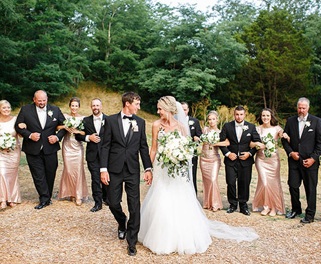 The Home Place at Valley View is a Kansas City Wedding and Reception Venue and is located just outside of Orrick, Missouri, overlooking the Missouri river bottoms. Surrounded by the breathtaking landscapes, it is the ideal mix of rustic beauty and elegant accommodations to host your rehearsal, wedding ceremony and reception.