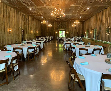 The Home Place at Valley View is a Kansas City Wedding and Reception Venue and is located just outside of Orrick, Missouri, overlooking the Missouri river bottoms. Surrounded by the breathtaking landscapes, it is the ideal mix of rustic beauty and elegant accommodations to host your rehearsal, wedding ceremony and reception.